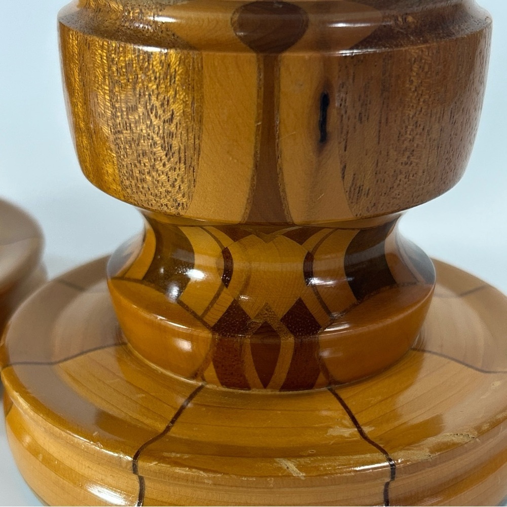 Hand turned wooden candle stick holders lacquered signed - Picture 12 of 13